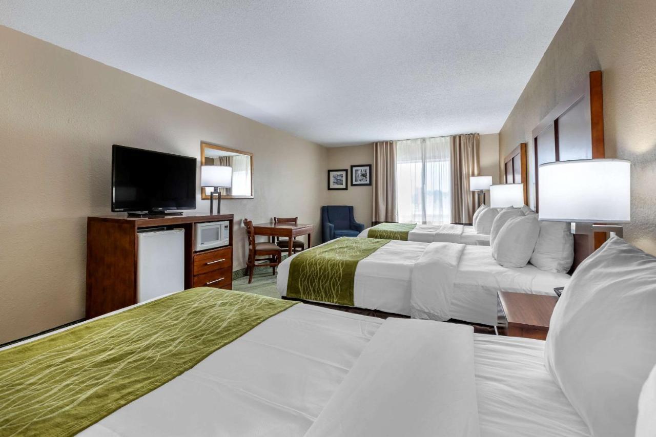 Comfort Inn Muscatine Near Hwy 61 Exterior photo