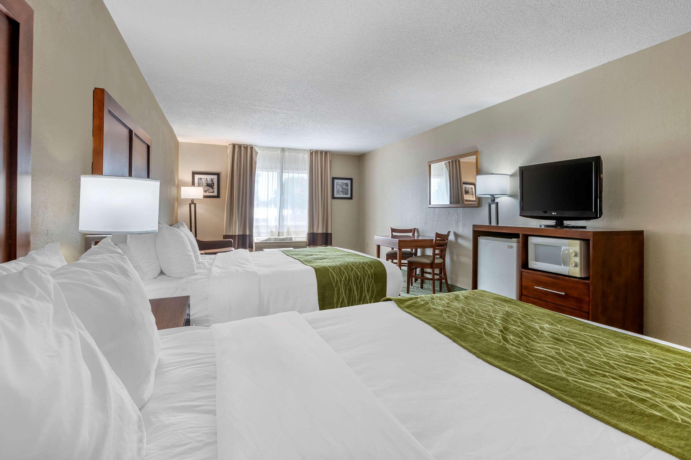 Comfort Inn Muscatine Near Hwy 61 Exterior photo